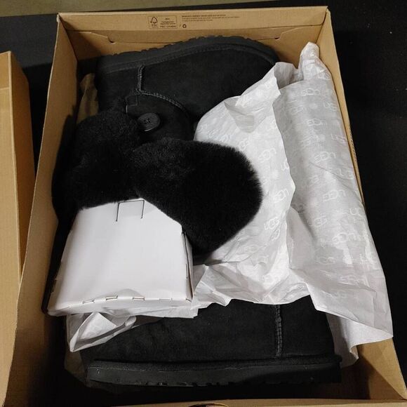New Ugg Bailey Button Triplet II Black Suede Shearling Boots 6 - Picture 1 of 8